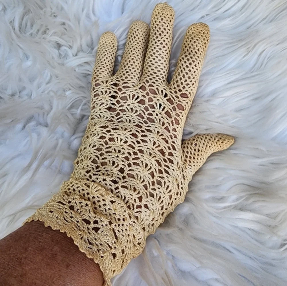 Vintage Cream Crochet Gloves Size 7 Openwork Lace Bridal Tea Party Cottagecore M